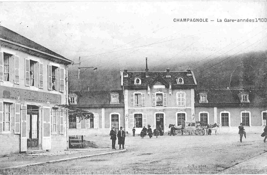 Cafe Hotel De La Gare Champagnole Zewnętrze zdjęcie