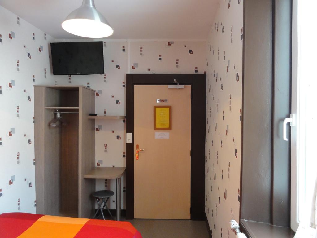 Cafe Hotel De La Gare Champagnole Zewnętrze zdjęcie