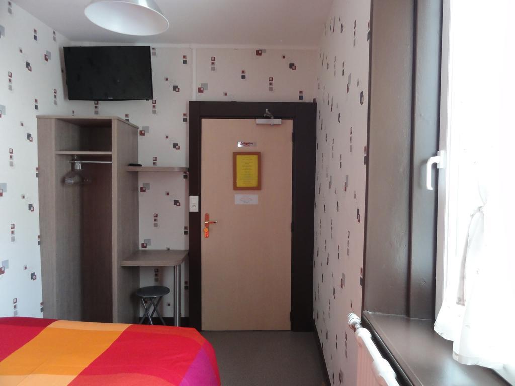Cafe Hotel De La Gare Champagnole Zewnętrze zdjęcie