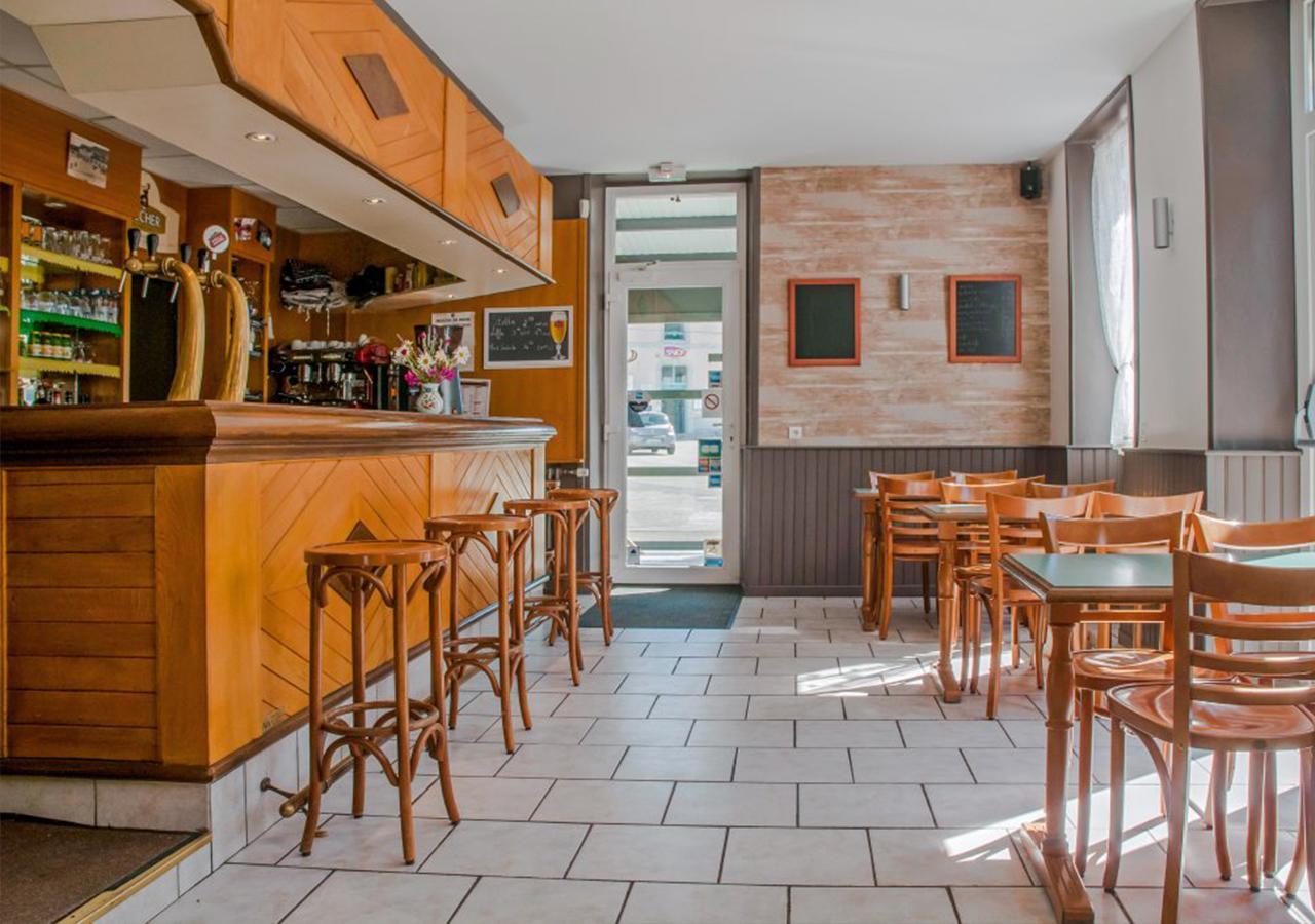 Cafe Hotel De La Gare Champagnole Zewnętrze zdjęcie